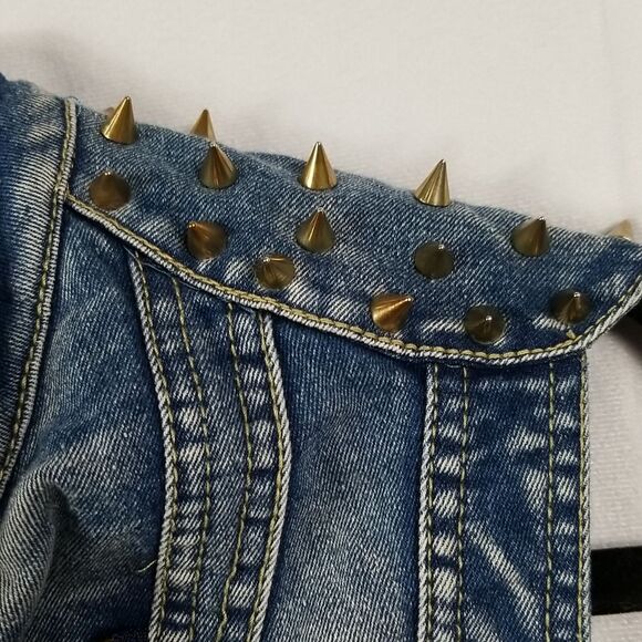 š¤5/$20š¤āFOREVERĀ 21..āspikedājeanāvest.. - Picture 4 of 10